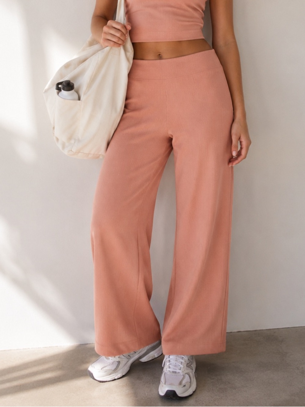 New! Rhone Cameo Pink Ripple wide leg Sweatpants pants Medium 54511